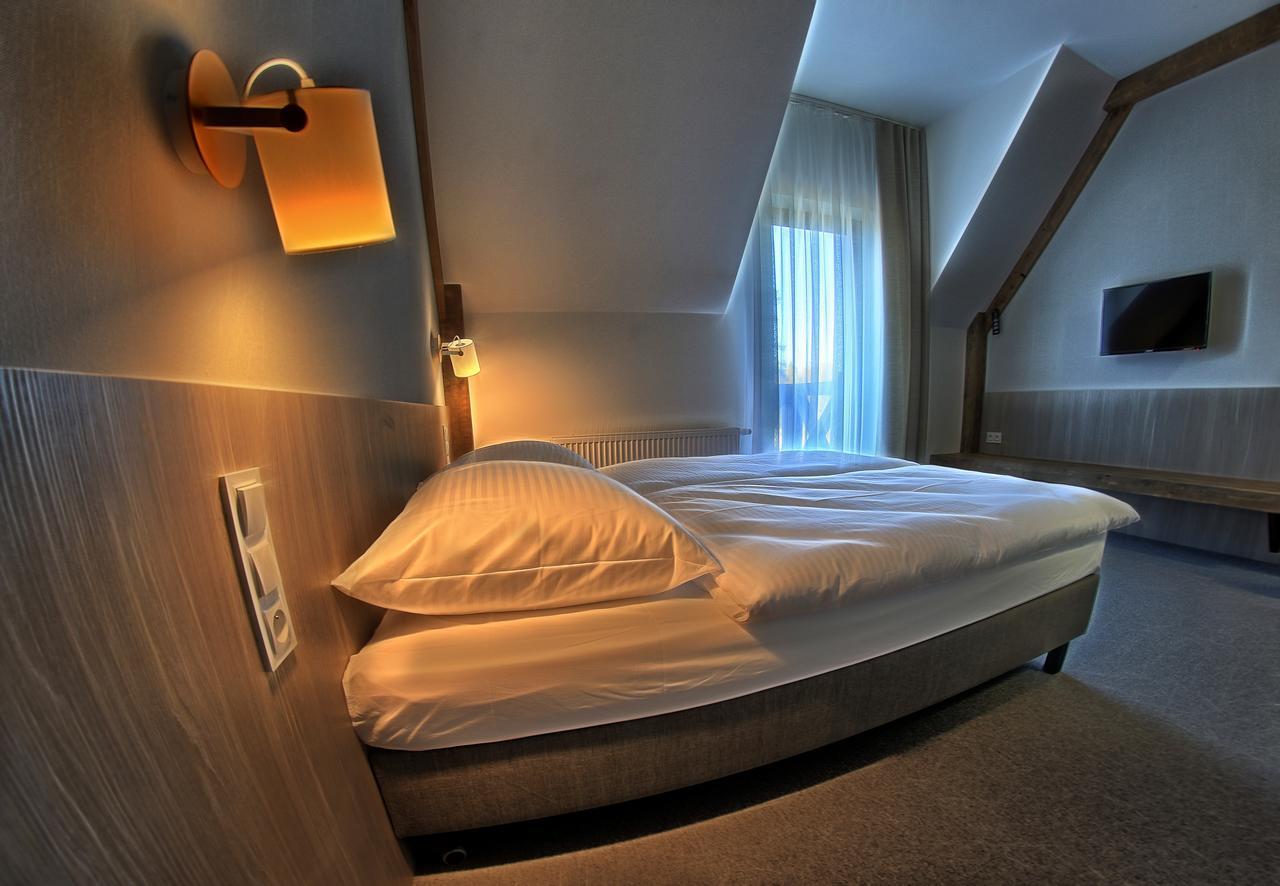 Hotel Gorecznik Ostrów Wielkopolski Exteriér fotografie