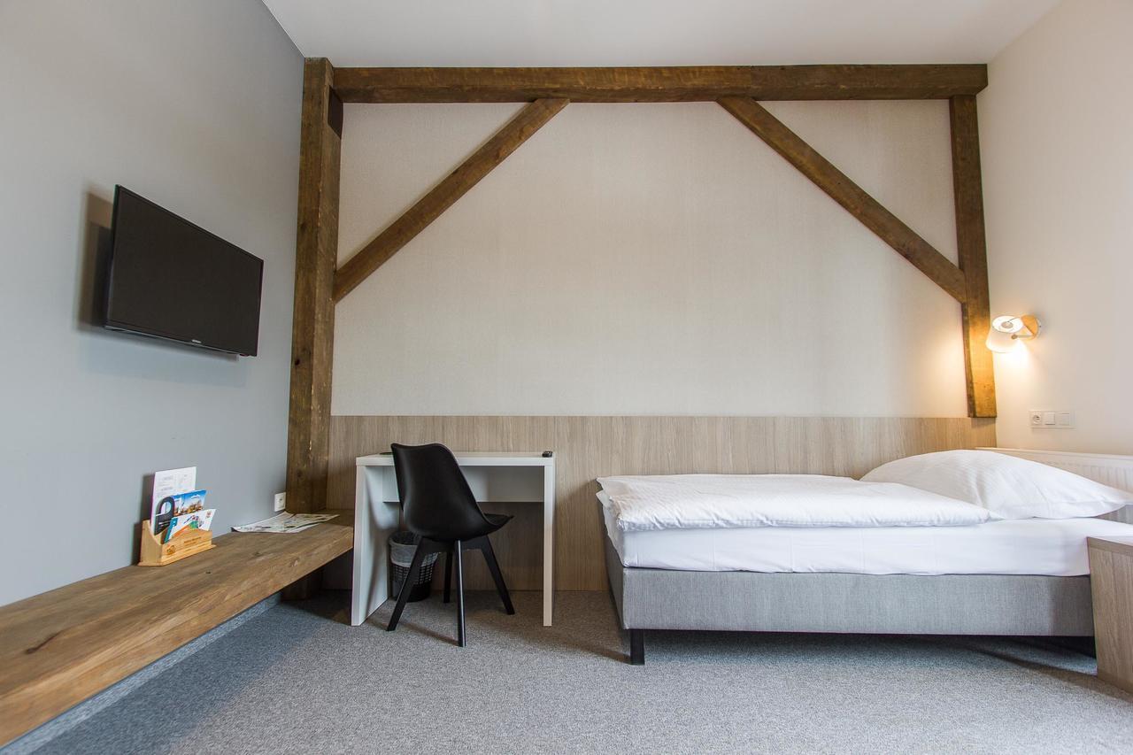 Hotel Gorecznik Ostrów Wielkopolski Exteriér fotografie